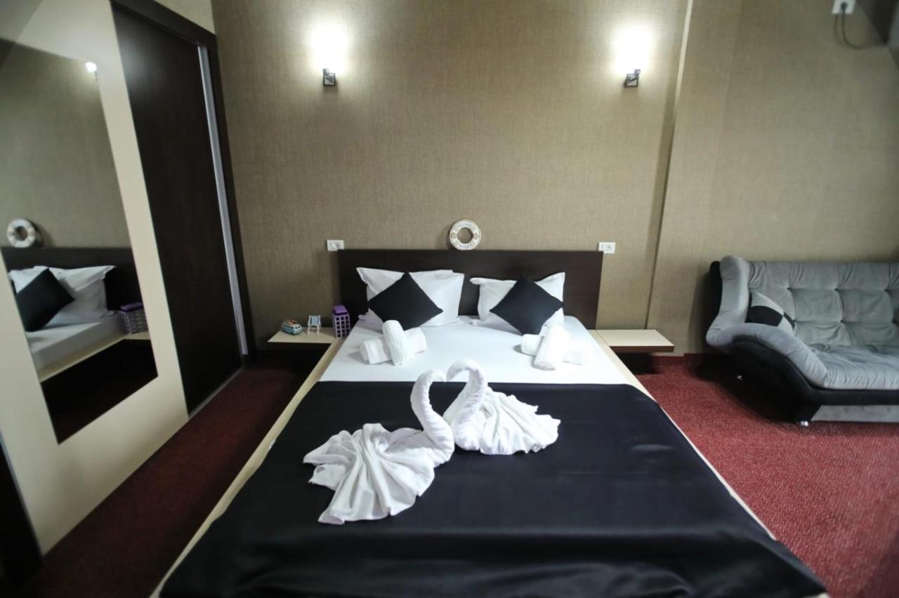 Hotel Sweet Năvodari Buitenkant foto